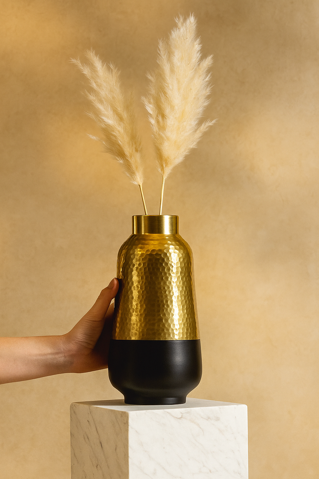 Aureya – Handcrafted Brass Vase