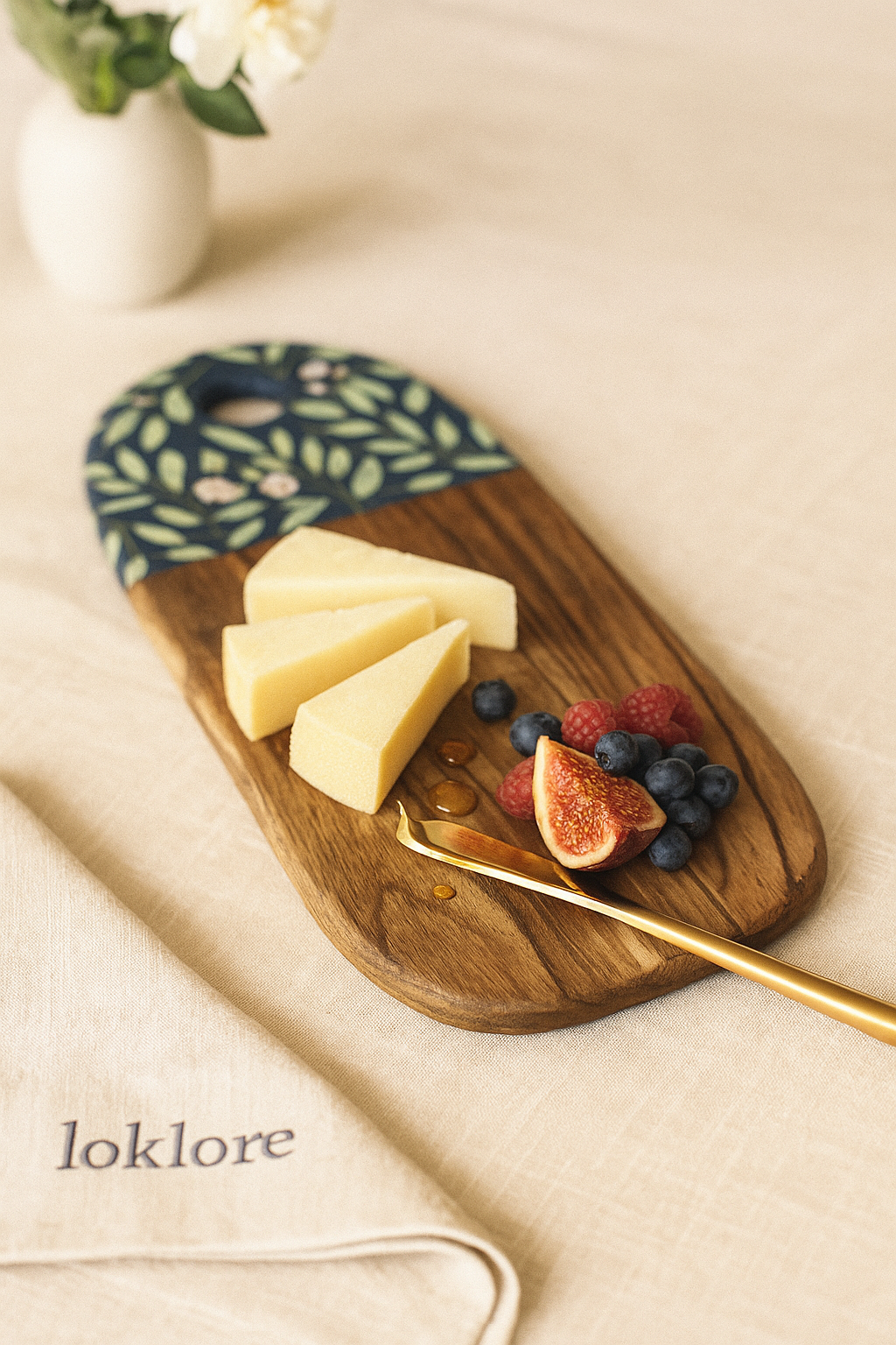 Vanaja chopping board - medium