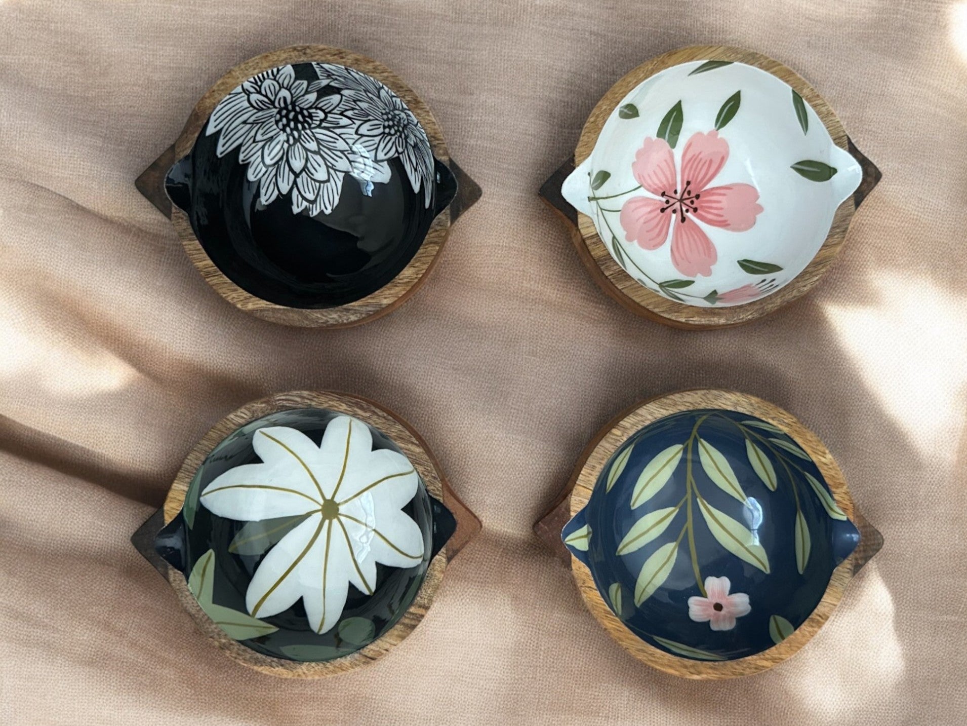 Vanaja hand carved wooden snack bowl - small - My StoreVanaja hand carved wooden snack bowl - small